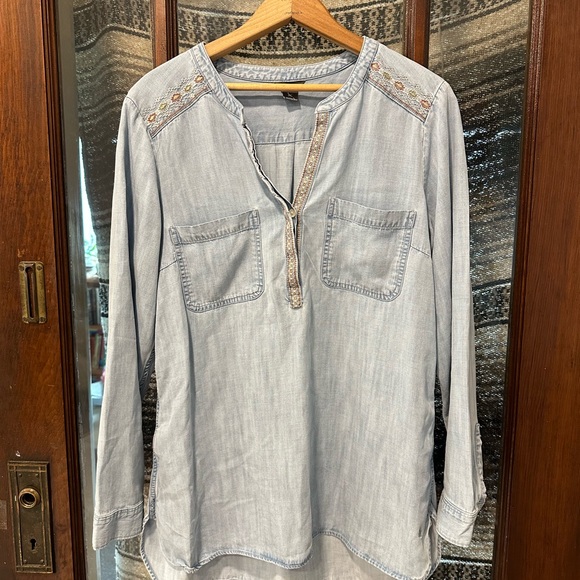 Eddie Bauer Embroidered Denim Blouse Southwest Western Coastal Cowgirl Boho - Picture 1 of 8